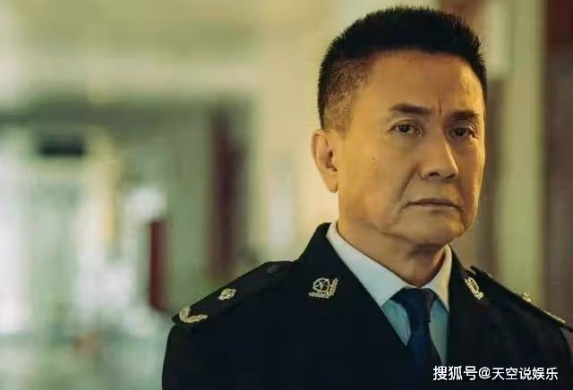 《狂飆》一處穿幫很明顯，一個細節不太合理，兩大漏洞難圓其說