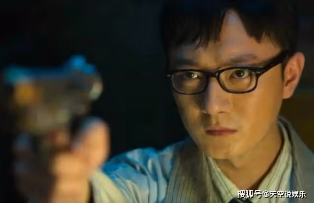 《狂飆》一處穿幫很明顯，一個細節不太合理，兩大漏洞難圓其說