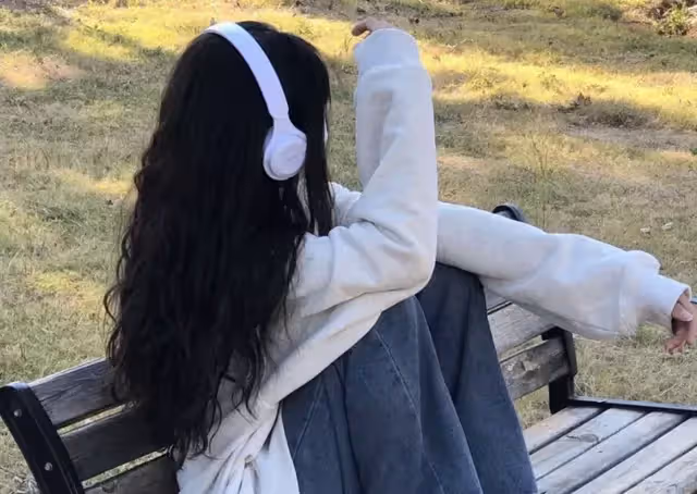 我爸攀上高枝,為讓他順利結婚,我被送給姑姑,30年後報應來了