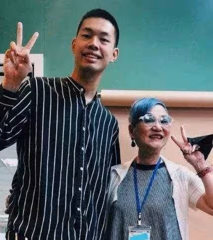 徒弟爆欠錢日子難過,張小燕二話不說幫還債,驚人金額驚呆眾人,他淚謝:上輩子燒好香