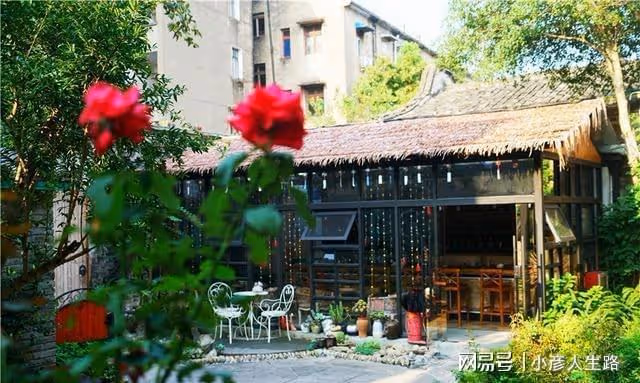 藏在千年古街里的秘密，臨海女子為了愛情，把民國老宅變成了花園