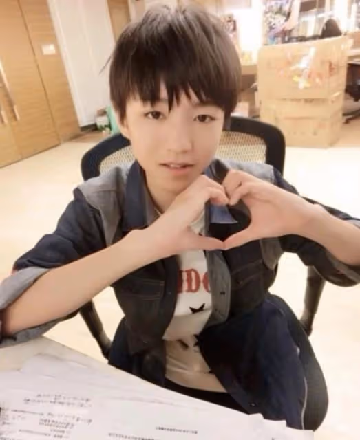 周杰倫43歲生日,王俊凱連續7年手繪蛋糕送祝福,每一層都有寓意