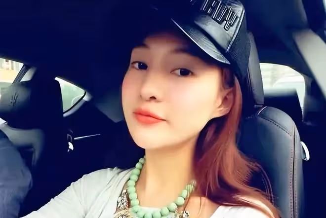 郭美美:2023年春節在牢房度過,保時捷上灰好厚,再也不敢囂張了