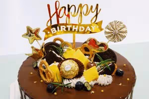 巧克力淋面生日蛋糕