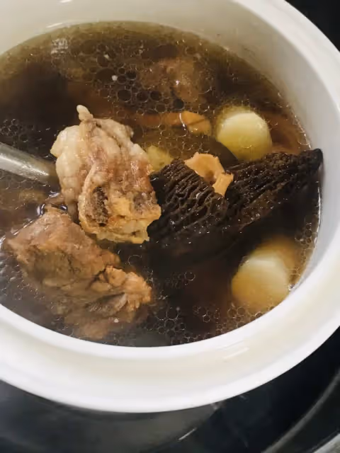羊肚菌淮山排骨湯
