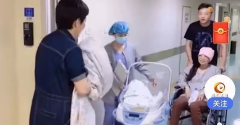 暖心婆婆！福建兒媳生完娃出產房，婆婆不看娃直奔兒媳為其蓋被子