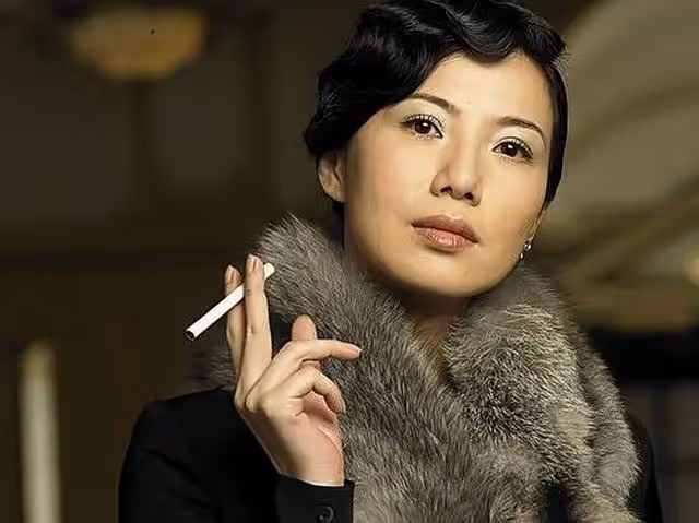 知名港星風韻猶存！因醜聞事業盡毀，與男友戀愛多年無結婚計劃