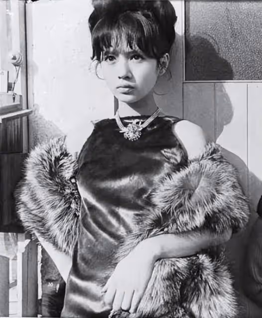 15歲被譽為日本碧姬,曾是大文豪的忘年交,78歲奶奶晚年也很充實