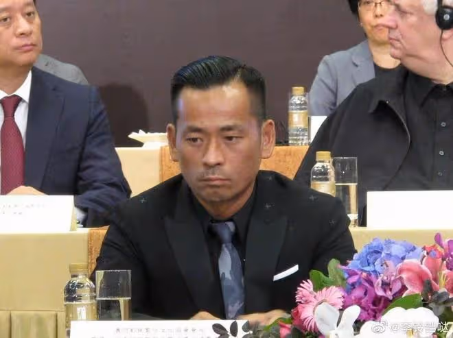 曝香港富豪周焯華被判刑18年,賠償高達近60億,妻子小三不見蹤影