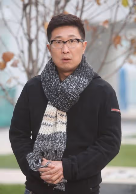 林永健：34歲閃婚周冬齊，20年被嘲摳門女婿，卻備受丈母娘疼愛