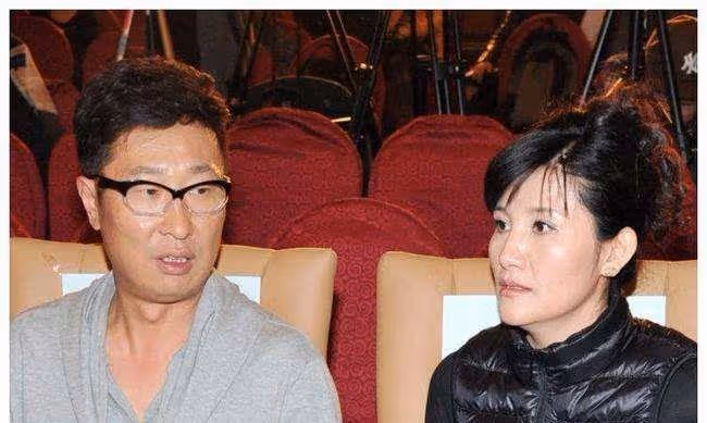 林永健:34歲閃婚周冬齊,20年被嘲摳門女婿,卻備受丈母娘疼愛