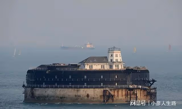 在海上流浪30多年的酒店,幾經轉折無人接手,最後難逃被拆的命運