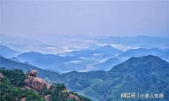九華山天台攬勝:煙波縹緲,青山如黛