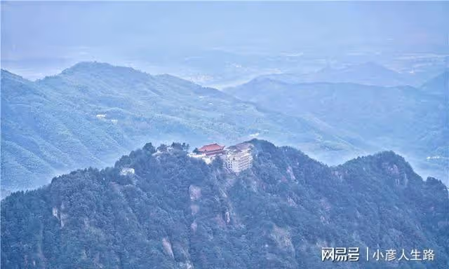 九華山天台攬勝:煙波縹緲,青山如黛