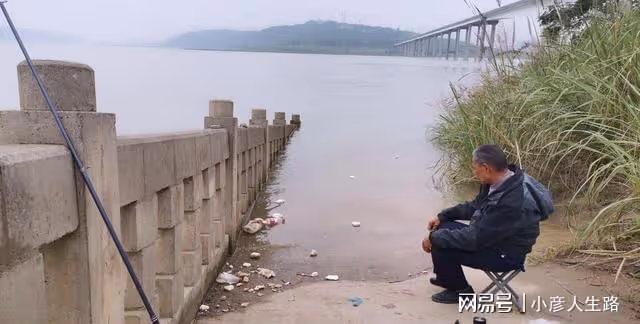 實地探訪重慶長江小島,正在修建不許進入,沿江小路同樣漂亮