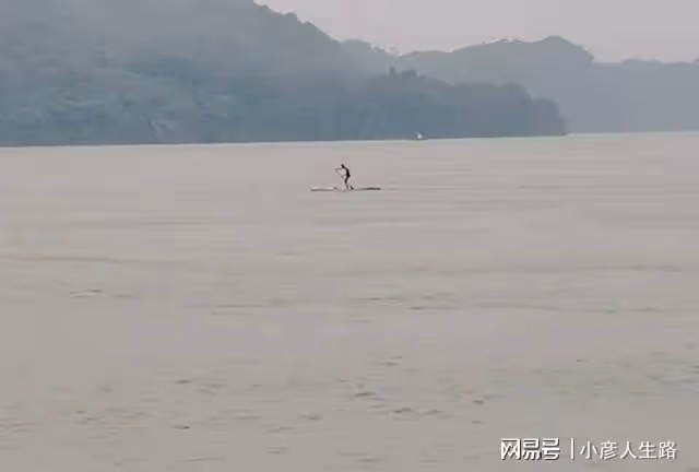 實地探訪重慶長江小島,正在修建不許進入,沿江小路同樣漂亮
