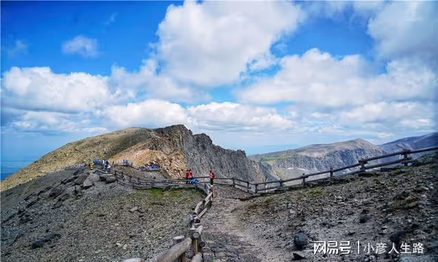 東北最神秘的旅遊景點,一年只有三十多天能看到,遊客依然很喜歡