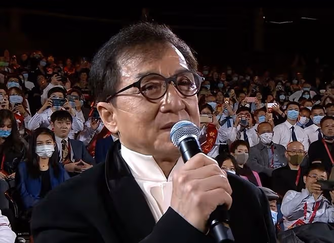 5位老輩打星近況：有人身價百億，有人樸素度日，大多疾病纏身