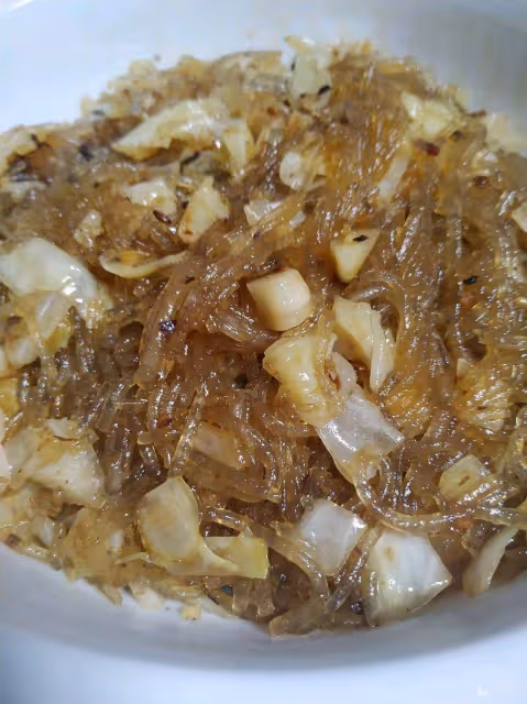 麻辣粉絲包菜的做法