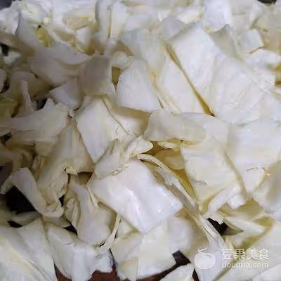 麻辣粉絲包菜的做法