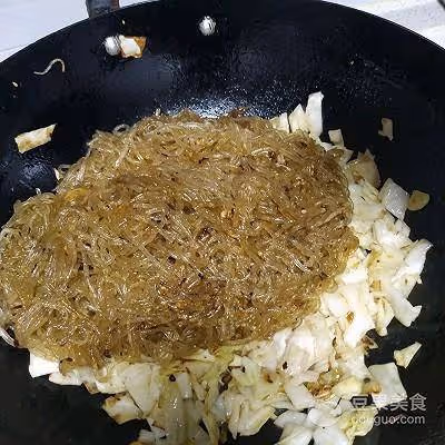 麻辣粉絲包菜的做法