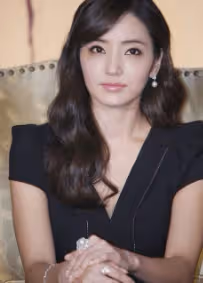 42歲韓彩英被指臉崩了 被譽為韓娛美女富婆 出演火花遊戲至今難忘