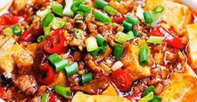 魚香豆腐，柔軟嫩滑，甜酸魚香味十足，適合為寶寶補充優質蛋白