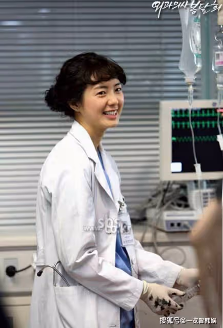 李瑤媛近況美貌如初 主演付岩洞復仇者們翻紅 與高爾夫球選手結婚