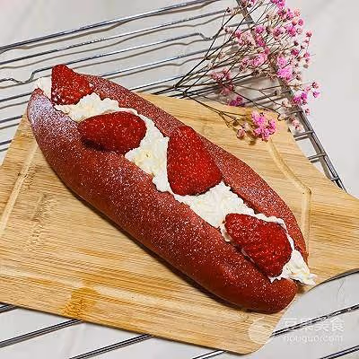 高顏值草莓奶油麵包