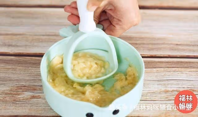 香蕉蛋黃布丁，一口補能量，兩口防便秘，一款爽滑甜膩的果味布丁