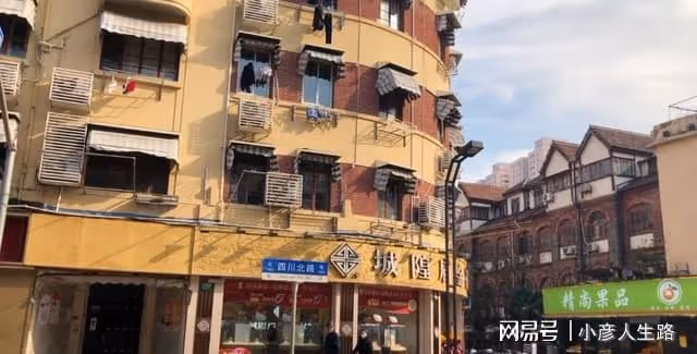上海百年老街道,昔日輝煌與南京路齊名,如今沒落只剩記憶