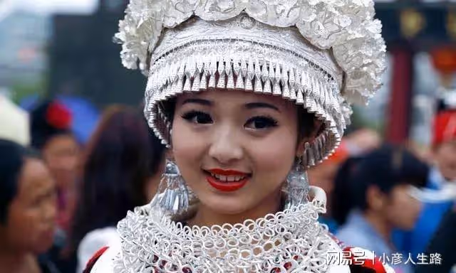 貴州貧困縣將打造世界最大雕像,耗資近億元,如今卻變成養牛場
