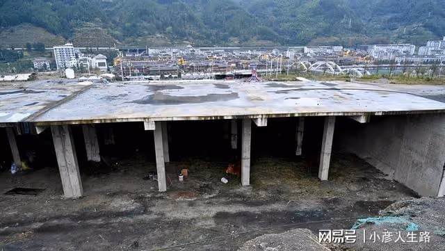 貴州貧困縣將打造世界最大雕像,耗資近億元,如今卻變成養牛場