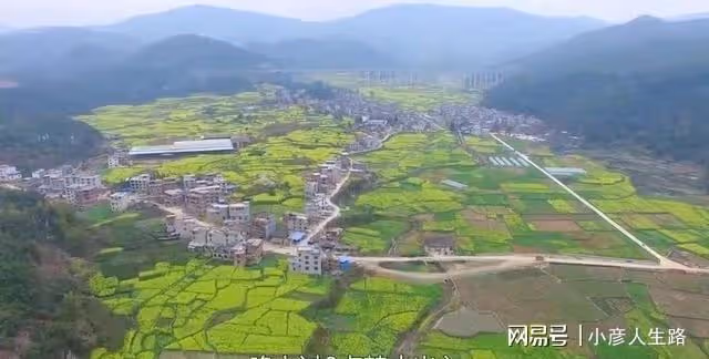 這座奇怪的縣城,仍然有著8點禁止外出的「宵禁」,這是為何?