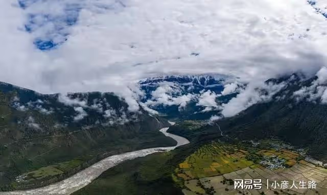這座奇怪的縣城,仍然有著8點禁止外出的「宵禁」,這是為何?