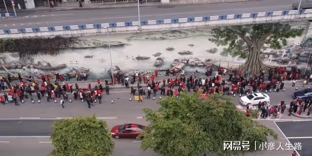 重慶尷尬的3D畫，地處交通要道成網紅，遊客擁擠影響交通