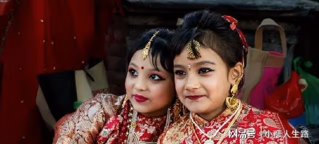 尼瓦爾族的女性,在和心愛的人結婚前,要先經歷兩次婚禮?