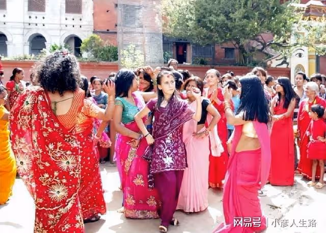尼瓦爾族的女性,在和心愛的人結婚前,要先經歷兩次婚禮?