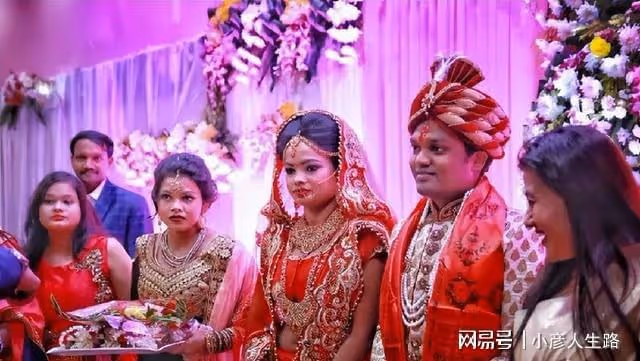 尼瓦爾族的女性,在和心愛的人結婚前,要先經歷兩次婚禮?