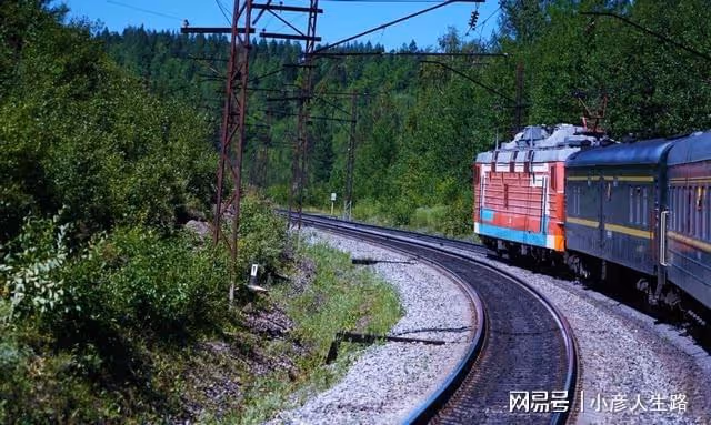 這趟行駛時間很長的K3列車,全程5天6夜的時間,車票六千還難搶