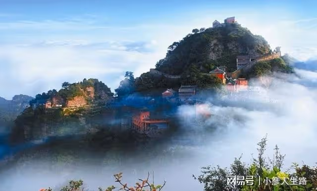 從前爬不動，現在爬不起！這三座名山過分商業化！就差空氣收費了