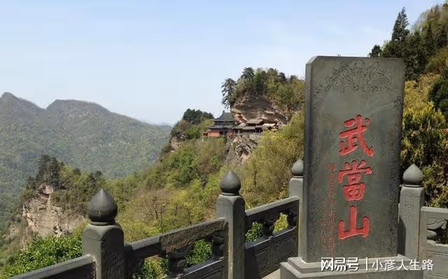 從前爬不動，現在爬不起！這三座名山過分商業化！就差空氣收費了
