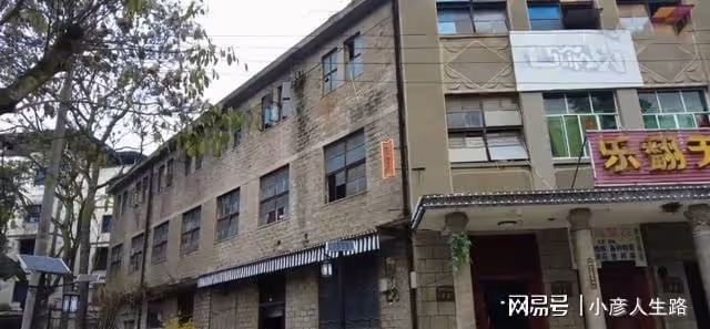 重慶南岸兵工廠舊址,昔日輝煌配套齊全,如今衰敗軍工轉民用