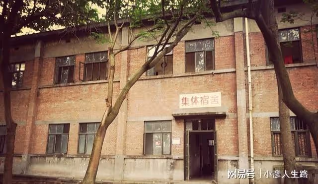 重慶南岸兵工廠舊址,昔日輝煌配套齊全,如今衰敗軍工轉民用