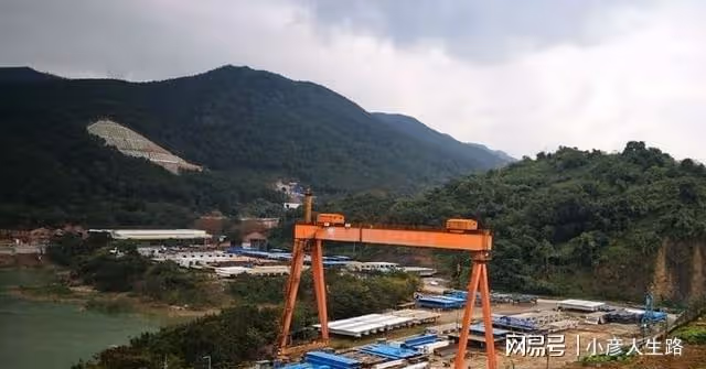 重慶南岸兵工廠舊址,昔日輝煌配套齊全,如今衰敗軍工轉民用