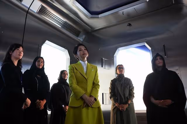 韓國夫人新年出訪變「時裝秀」?一天換4套美出圈,到瑞士又放招