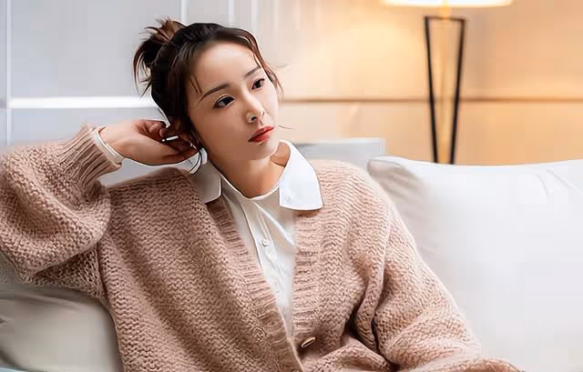 臨近年關，母親張口要兩萬過年費，女兒：只給兩百，我不想三婚了