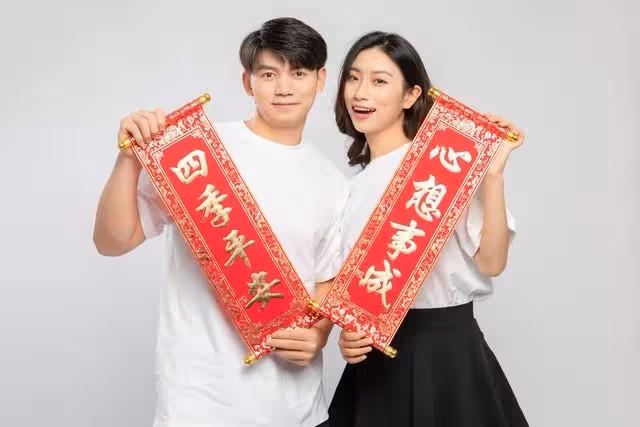 婆婆要來兒子家過年,兒媳:可以,但今年堅決不准七親八戚來拜年