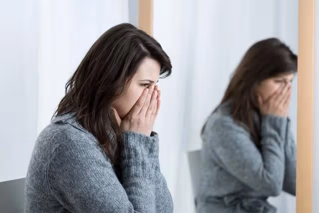 「弟弟一家明天回來過年，把主臥給他們住！」老婆:好，我回娘家