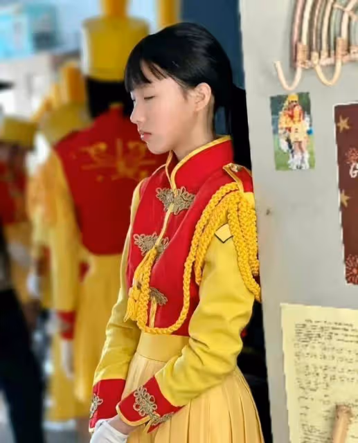 小S大女兒哭戲引爭議！面無表情被嘲像木頭，小S發文力挺哭紅眼